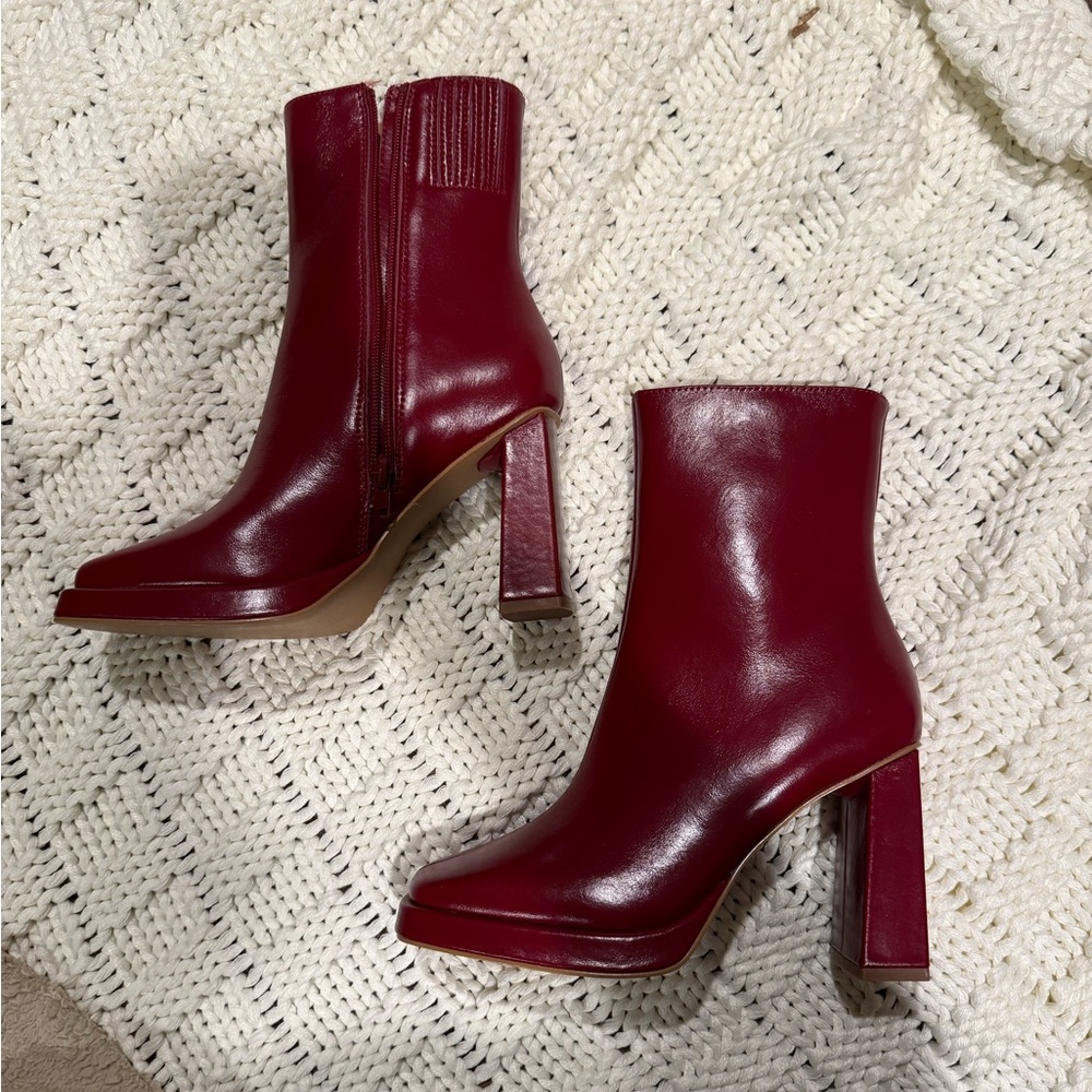 NWOT Steve Madden Wine Leather Ankle Boots - Picture 2 of 3